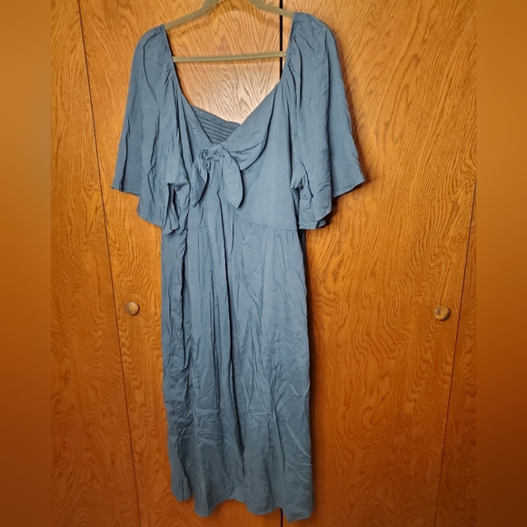 BloomChic knot front midi - Picture 3 of 5